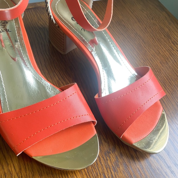 ModCloth Freeing Motif Mid Heel Sandals Size 7 - Picture 3 of 7